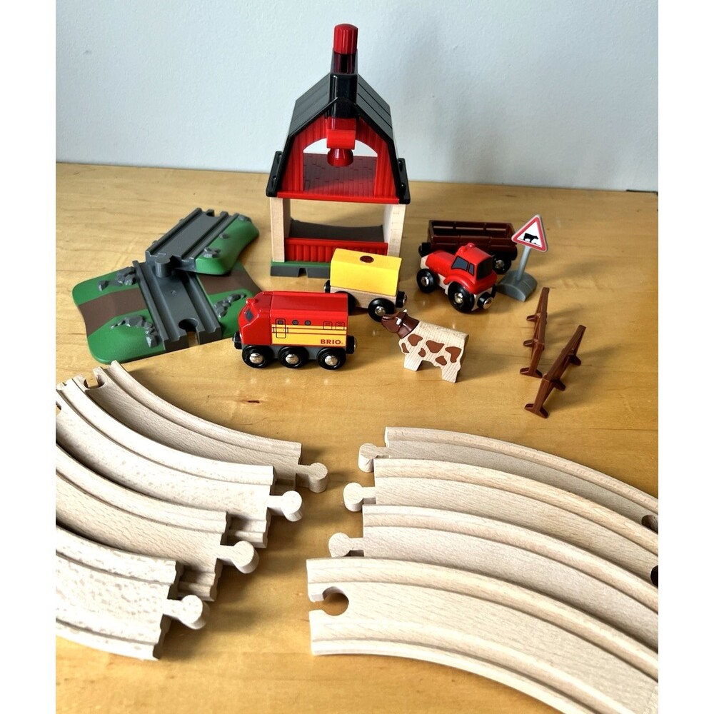 BRIO Farm Railway Set 20 Piece Interactive Train Set Kids Age 3+ #33719 - Picture 2 of 12